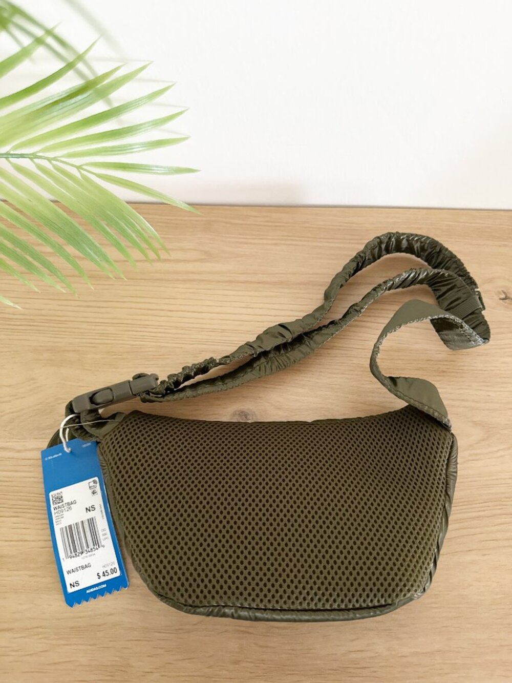 NEW ADIDAS Women's Originals Puffy Waistbag Fanny Pack H09126 Orbit Green - Picture 3 of 3